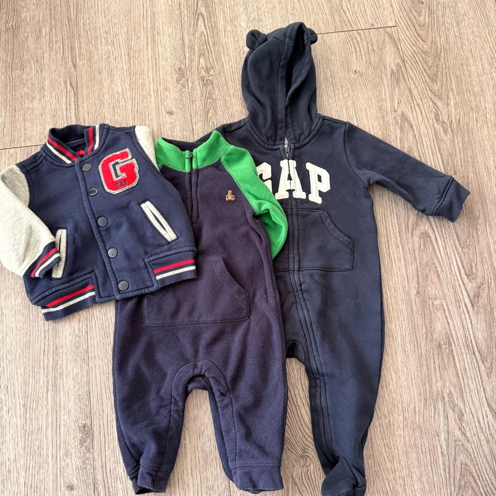 Gap Baby boys bodysuit & jacket bundle 3-6 month